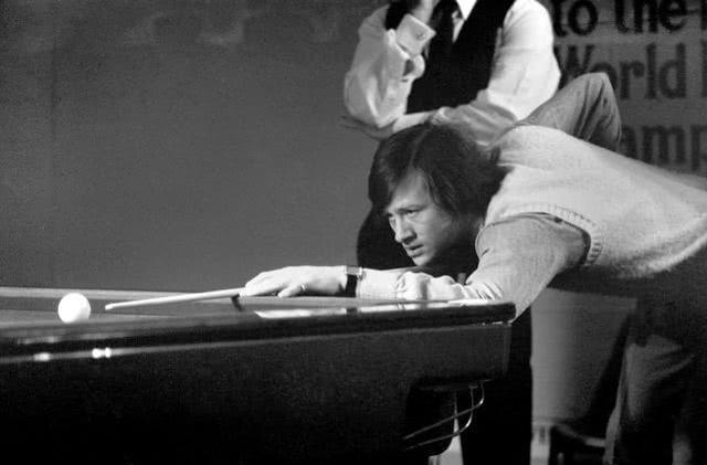 皇马翻盘难了！巴萨2-0后9连胜，西甲领先7分，争冠还有一优势